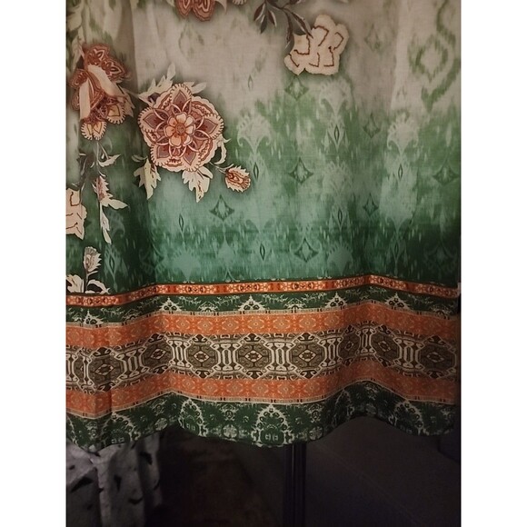 One World Women Medium Floral Geometric Print Tshirt Tunic Top NWT B7 Excellent - Picture 6 of 6